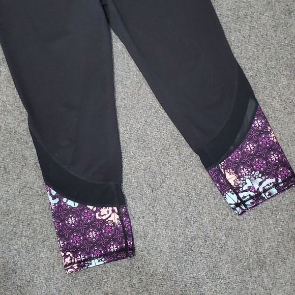 GAIAM leggings.      #3124 - Picture 2 of 6